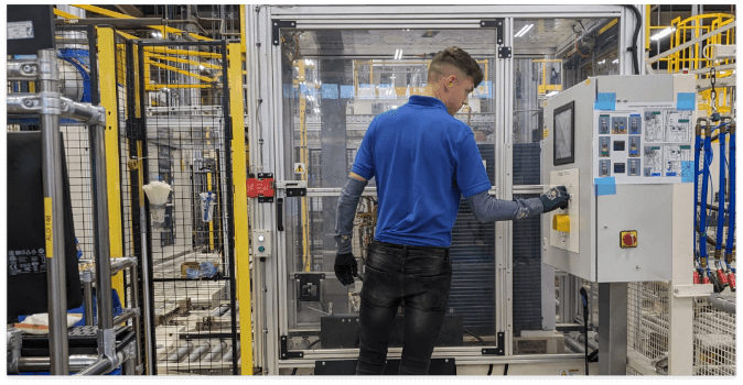 photo of a Mitsubishi colleague working in a factory